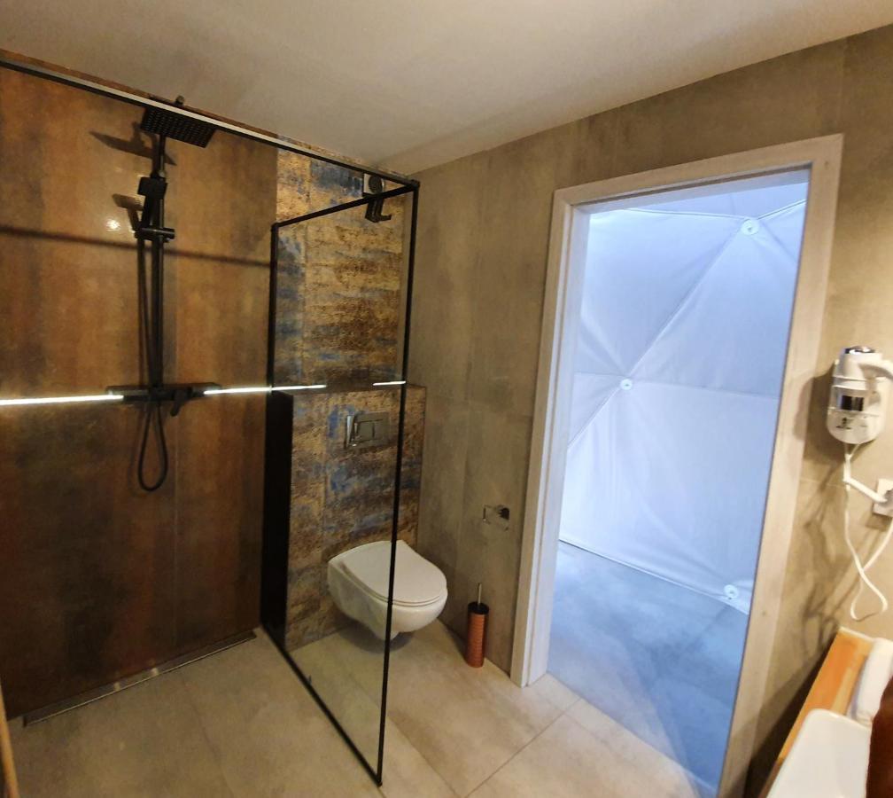 Podniebny Glamping Hotell Borsk Eksteriør bilde